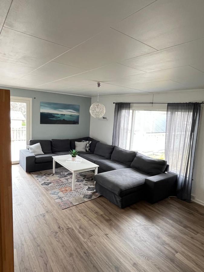 Hus Sentralt I Lofoten Appartement Leknes Buitenkant foto