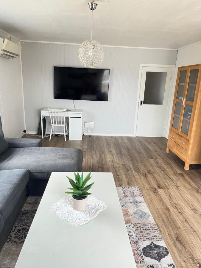 Hus Sentralt I Lofoten Appartement Leknes Buitenkant foto
